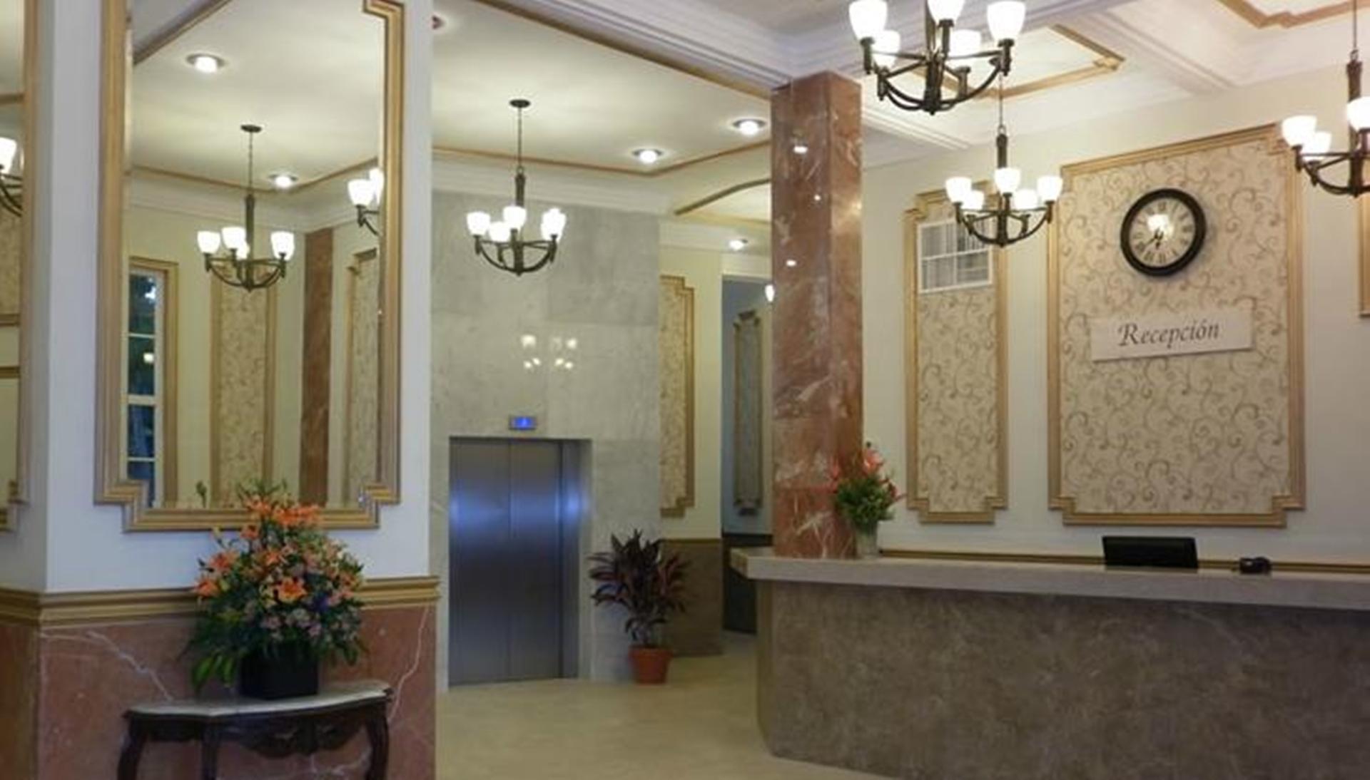 Hotel Victoria Мерида Экстерьер фото The lobby of the Royal York