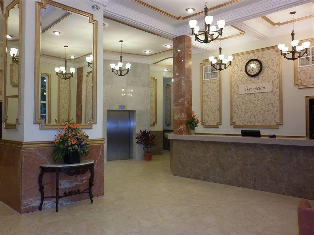 Hotel Victoria Мерида Экстерьер фото The lobby of the hotel